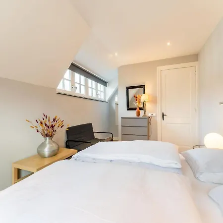 Elegant In With Balcony Slenaken